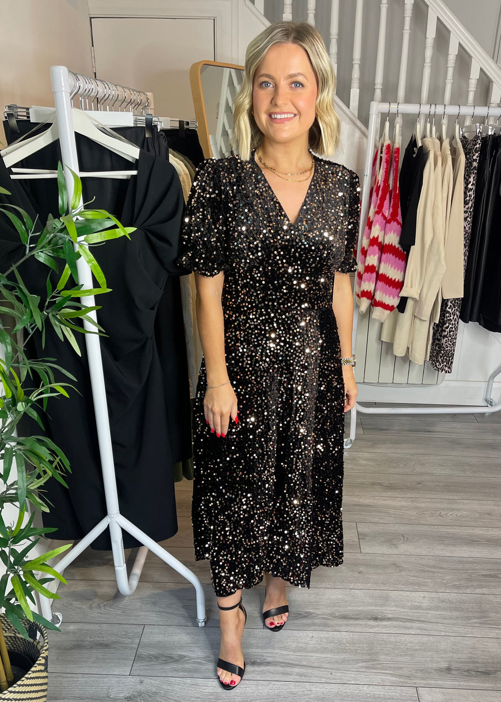 Abbey Midi Velvet Gold Sequin